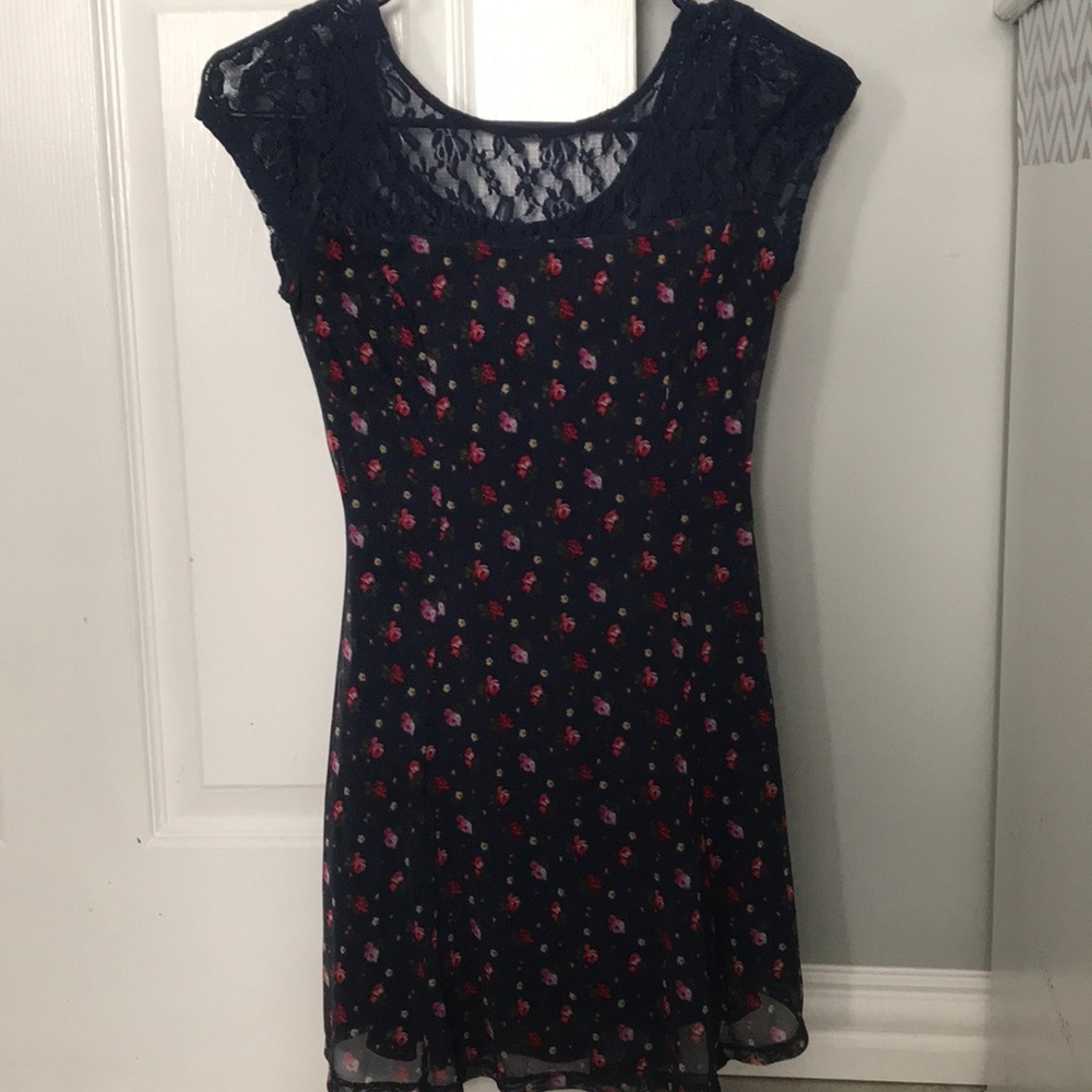 Super cute float dress